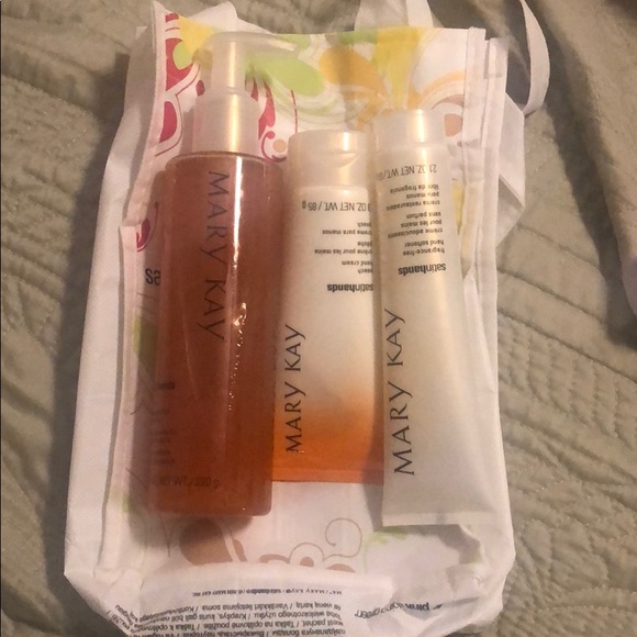 Mary Kay Other - Mary Kay Satin smoothie hand